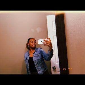 Meet your Posher, Camille